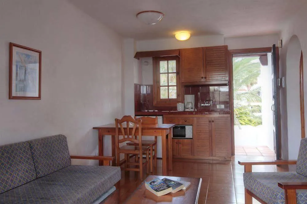 Carema Garden Village Playas De Fornells Apartment